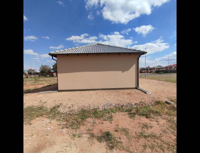 3 BEDROOM HOUSE FOR SALE IN CRYSTAL PARK